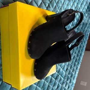 Kenneth Cole Reaction black suede mule